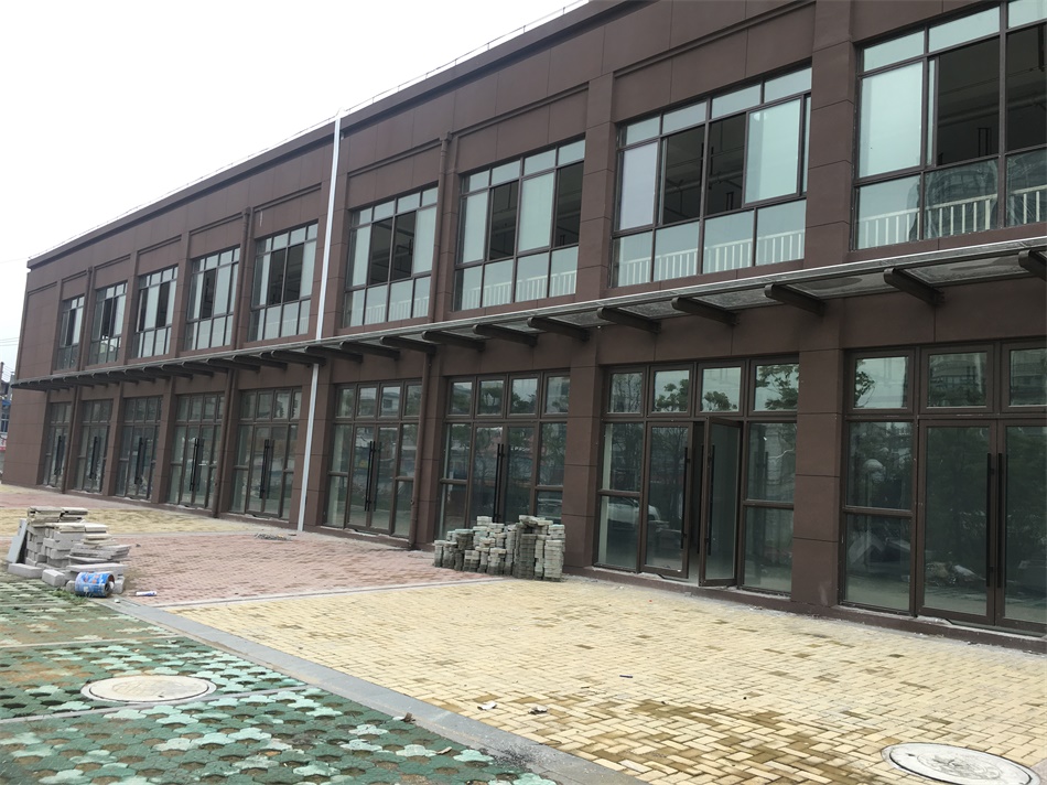 <b>中國建筑新橋街道國鼎路拓寬保障性安居室外鋼結構雨棚及車庫欄桿工程</b>
